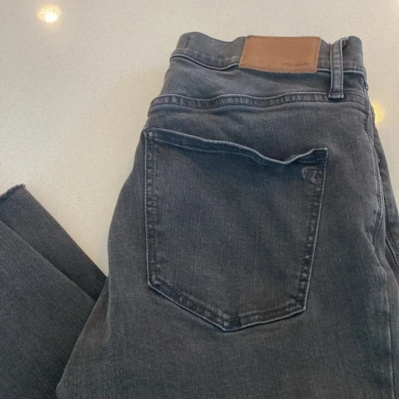 Madewell 9” High Riser Distressed Skinny Jeans - Picture 7 of 7